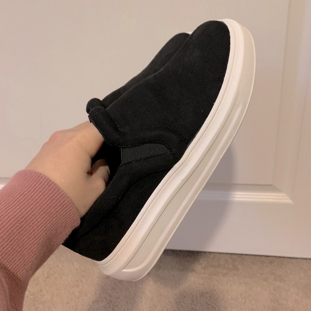 Women’s Faux Suede Platform Sneakers
